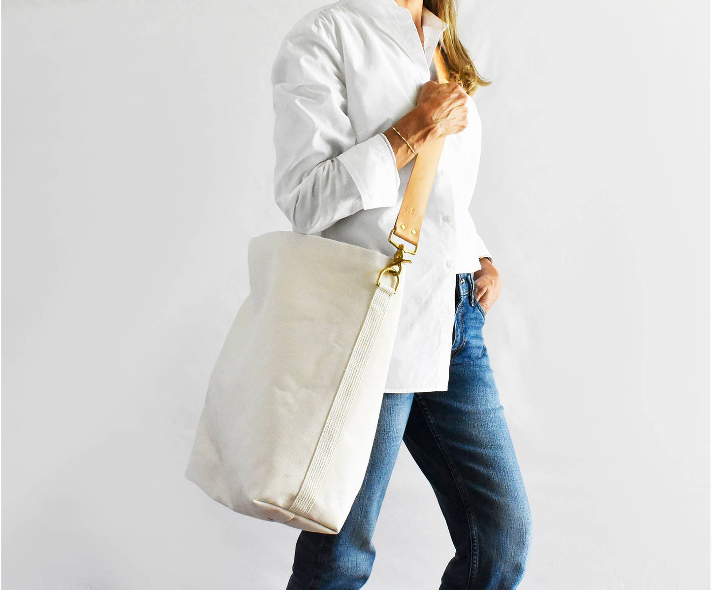 Canvas Tote Bag with Leather Strap - Versatile and Chic