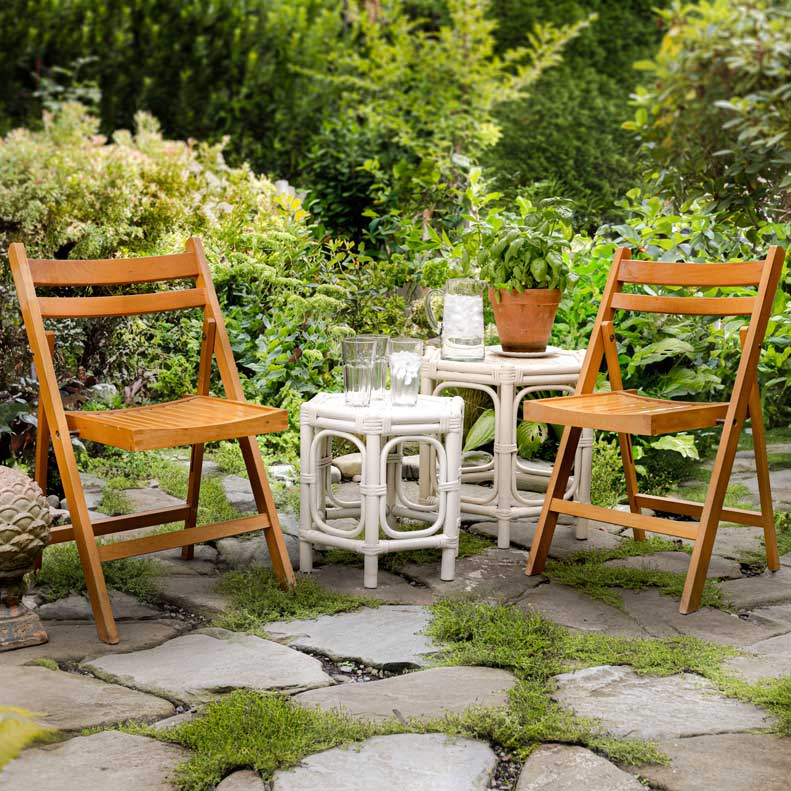 vintage folding chairs and vintage coffee table