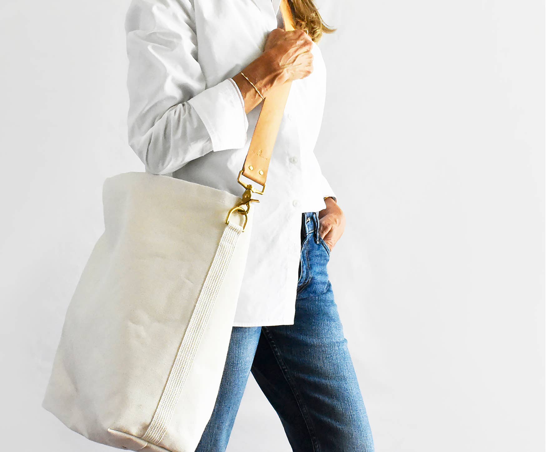 Canvas Tote Bag with Leather Strap - Versatile and Chic